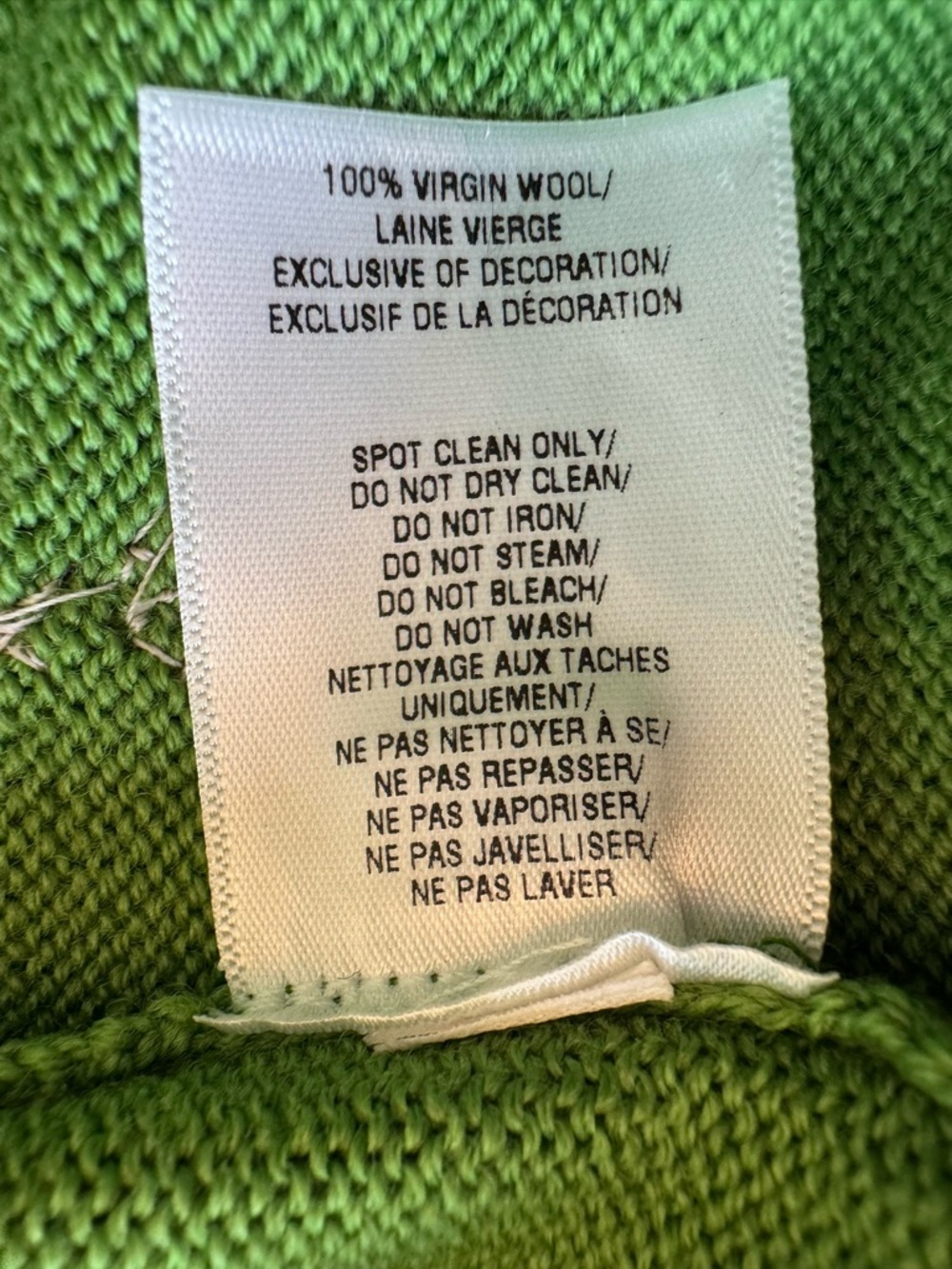 Oscar de la Renta Green Crewneck Sweater with Pink Floral Crystal Embroidery - Picture 15 of 16